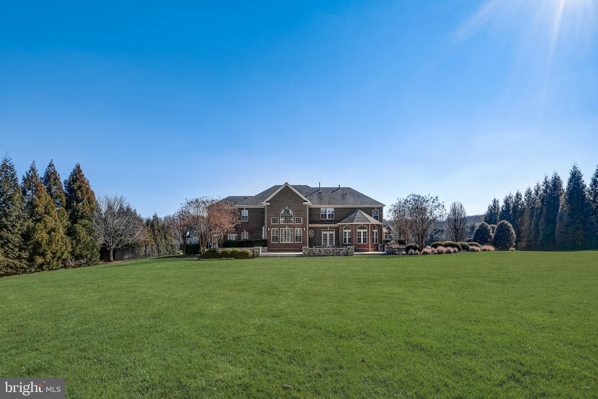 11624 Hunting Crest Ln