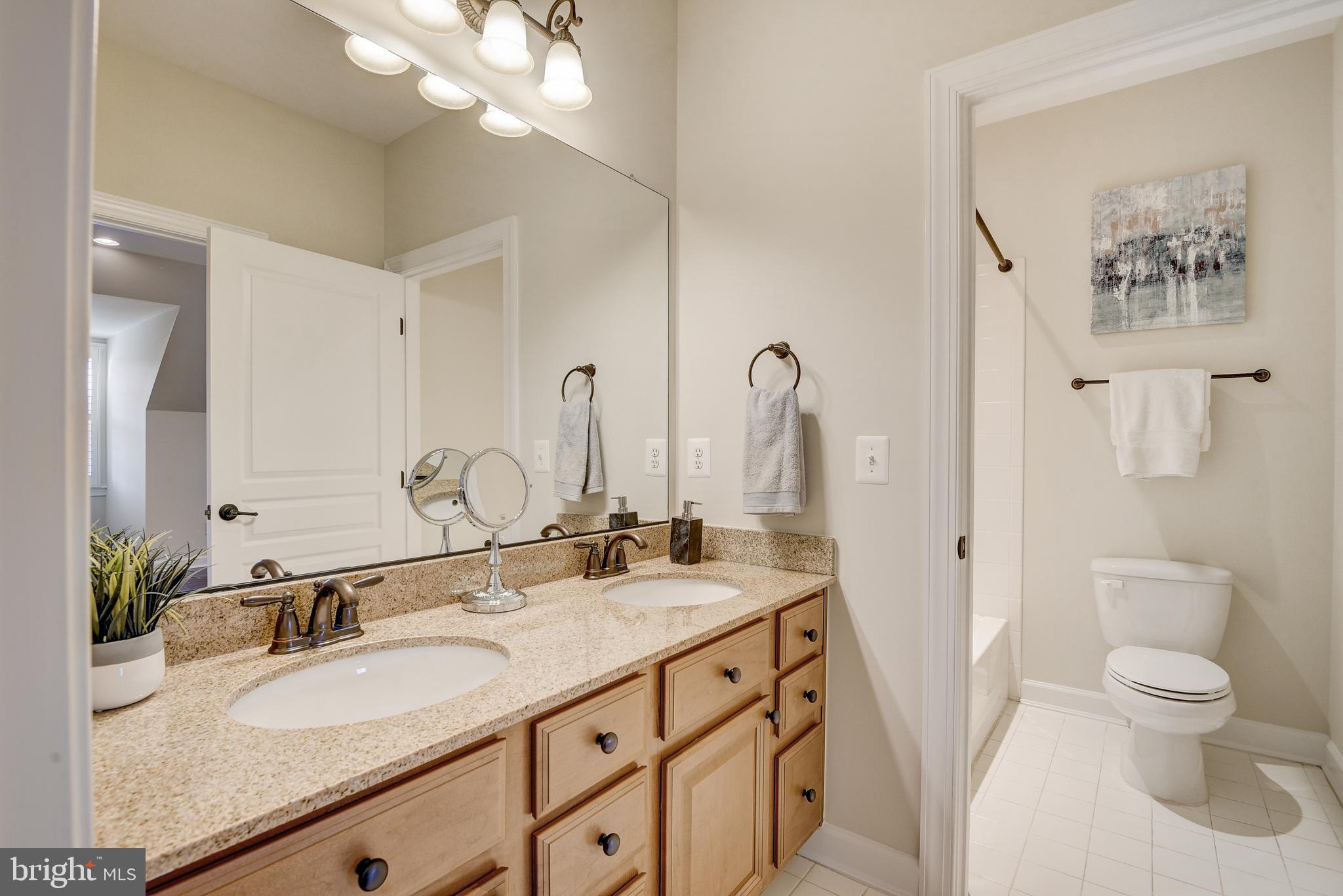 11624 Hunting Crest Ln