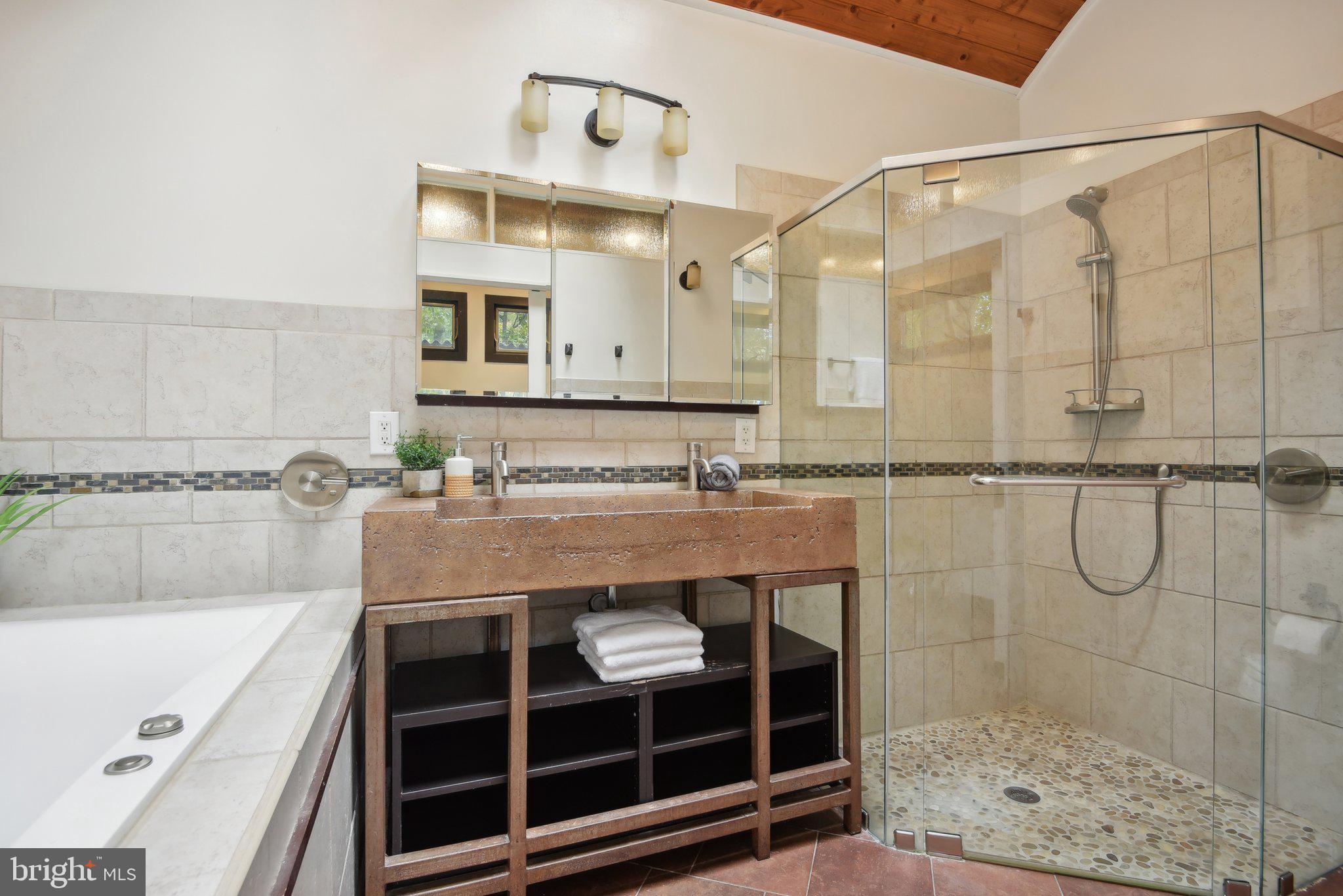 3322 Laurel Ct