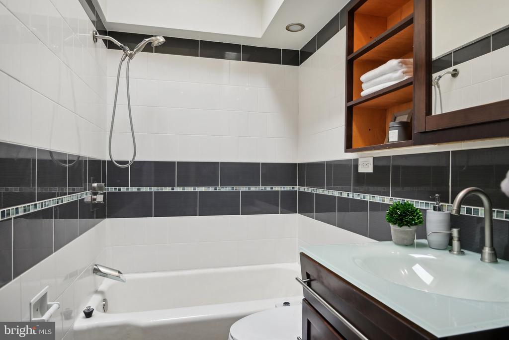3322 Laurel Ct