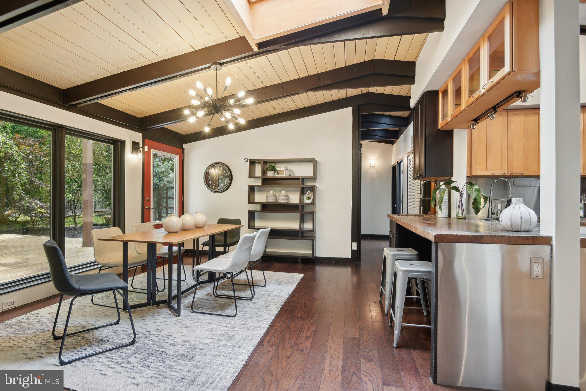 3322 Laurel Ct
