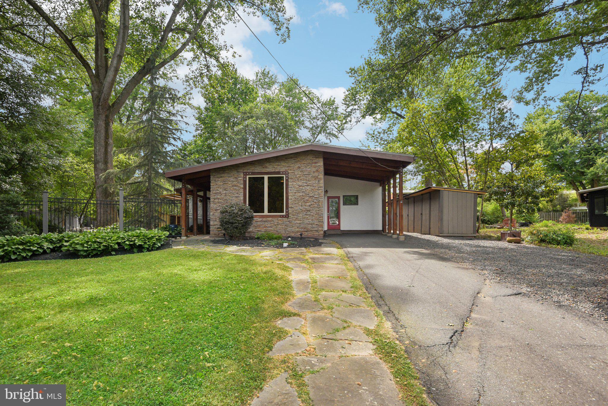 3322 Laurel Ct