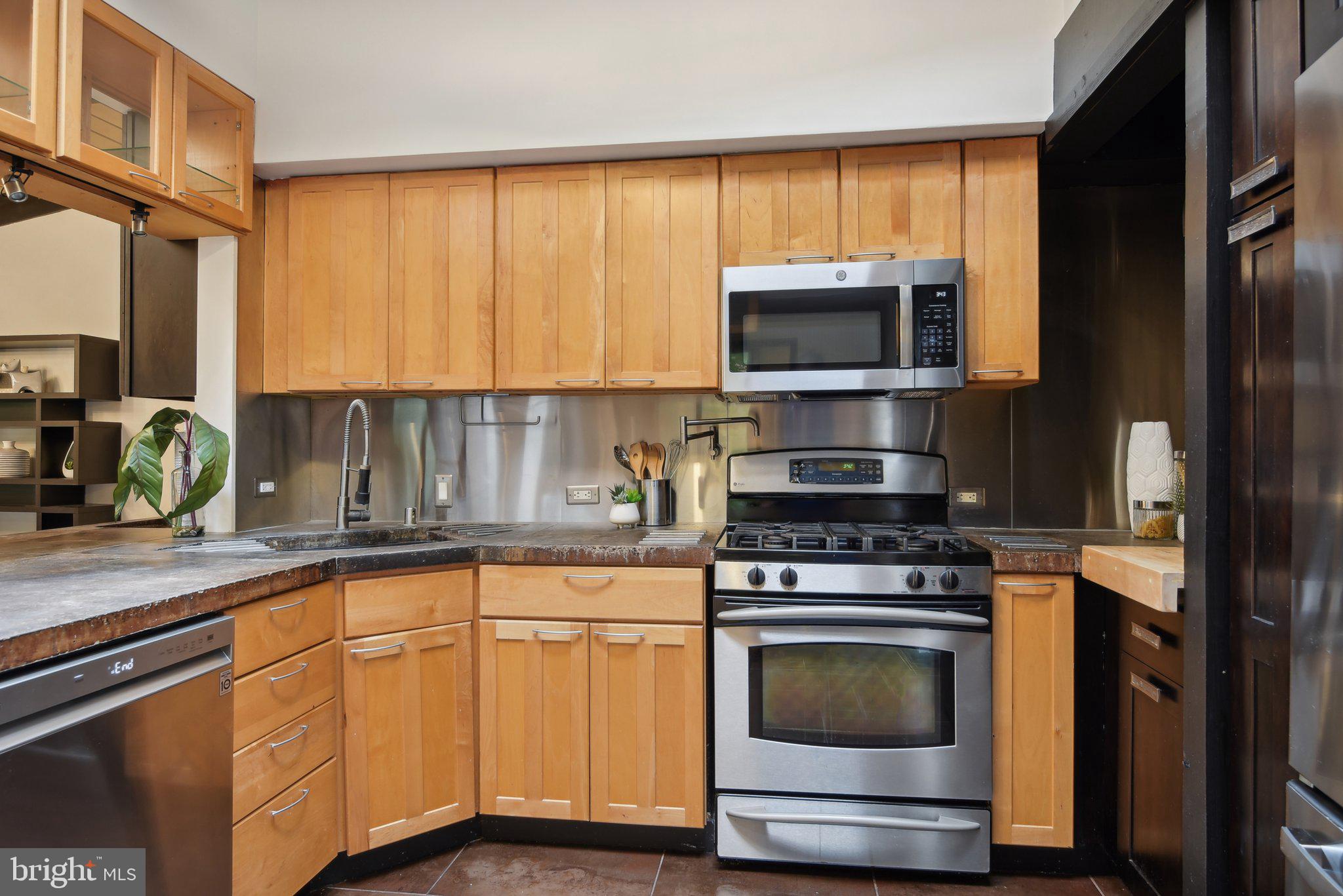 3322 Laurel Ct