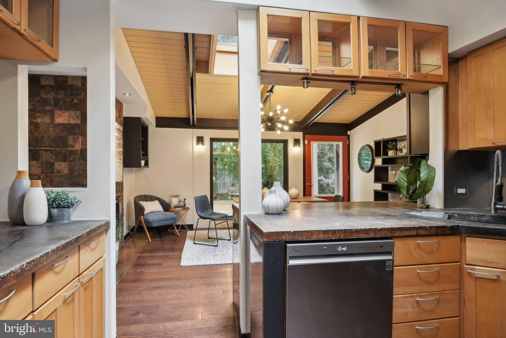 3322 Laurel Ct