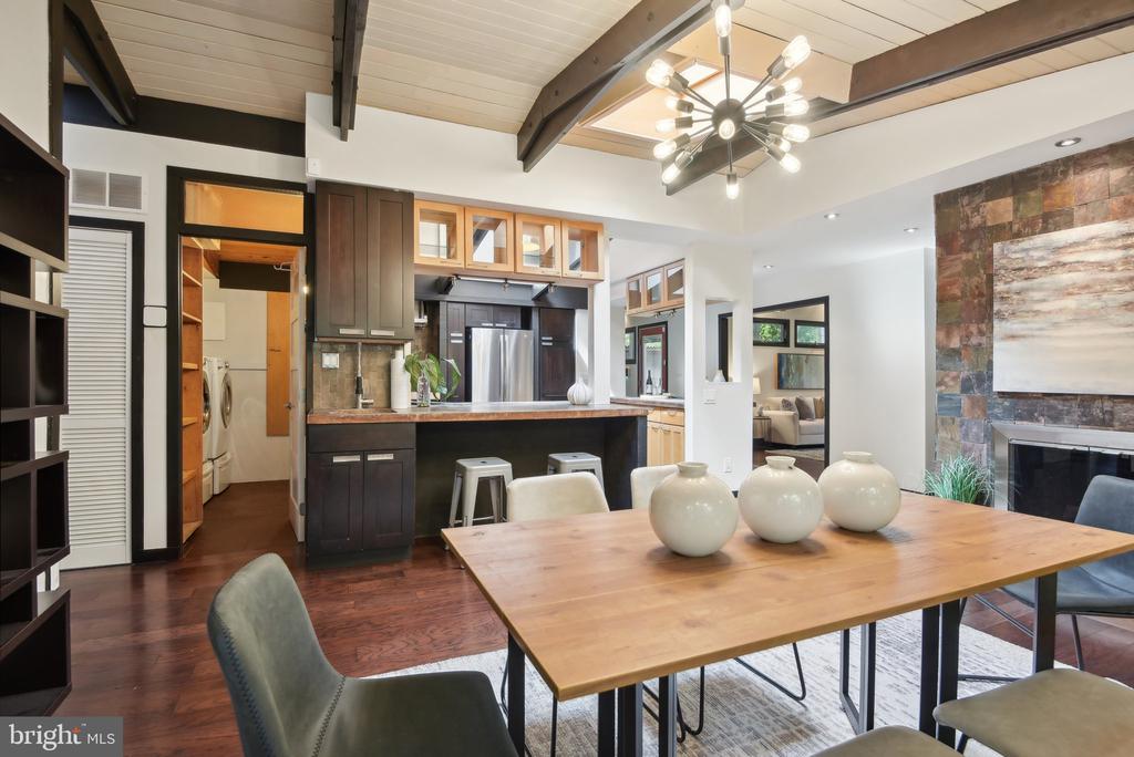 3322 Laurel Ct