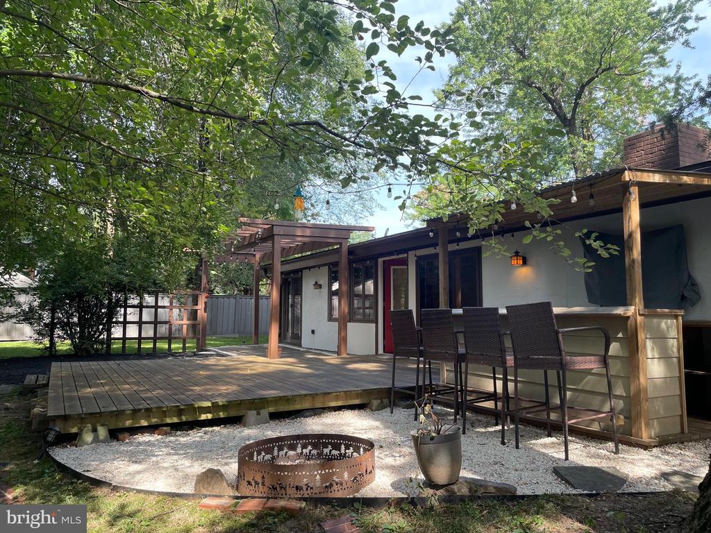 3322 Laurel Ct