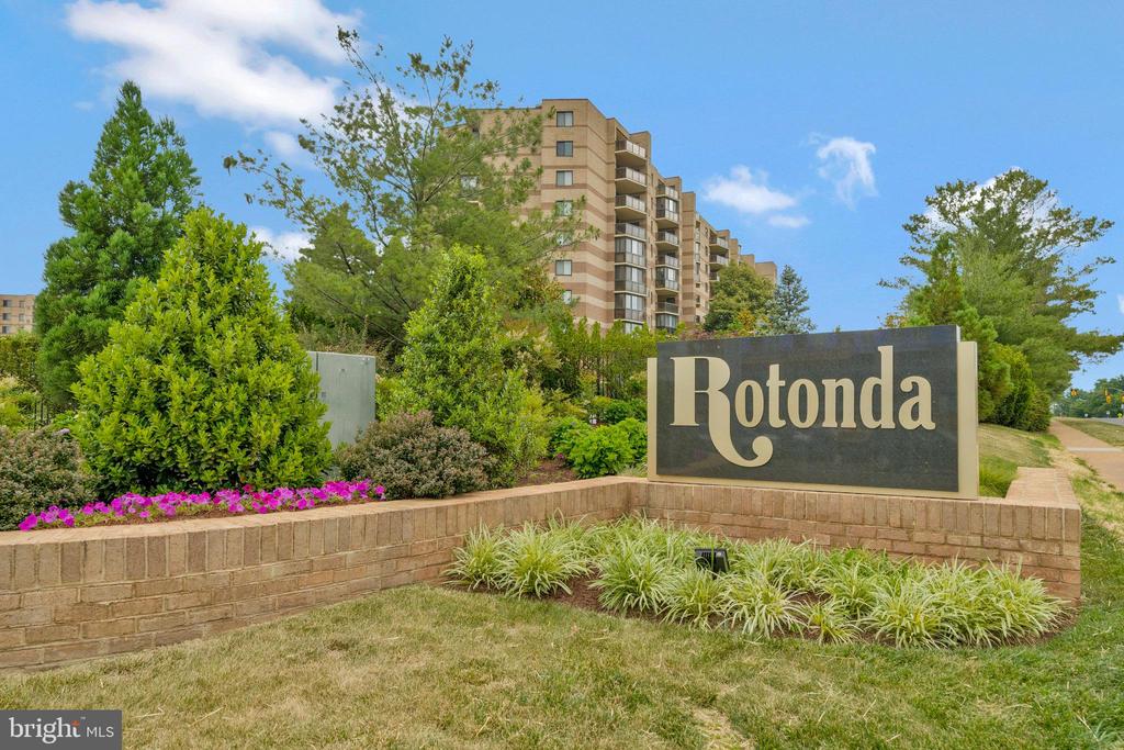 8340 Greensboro Dr #112