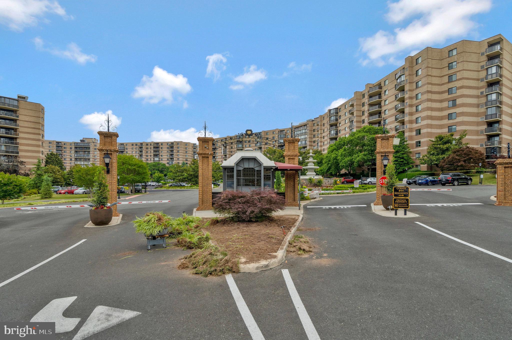 8340 Greensboro Dr #112