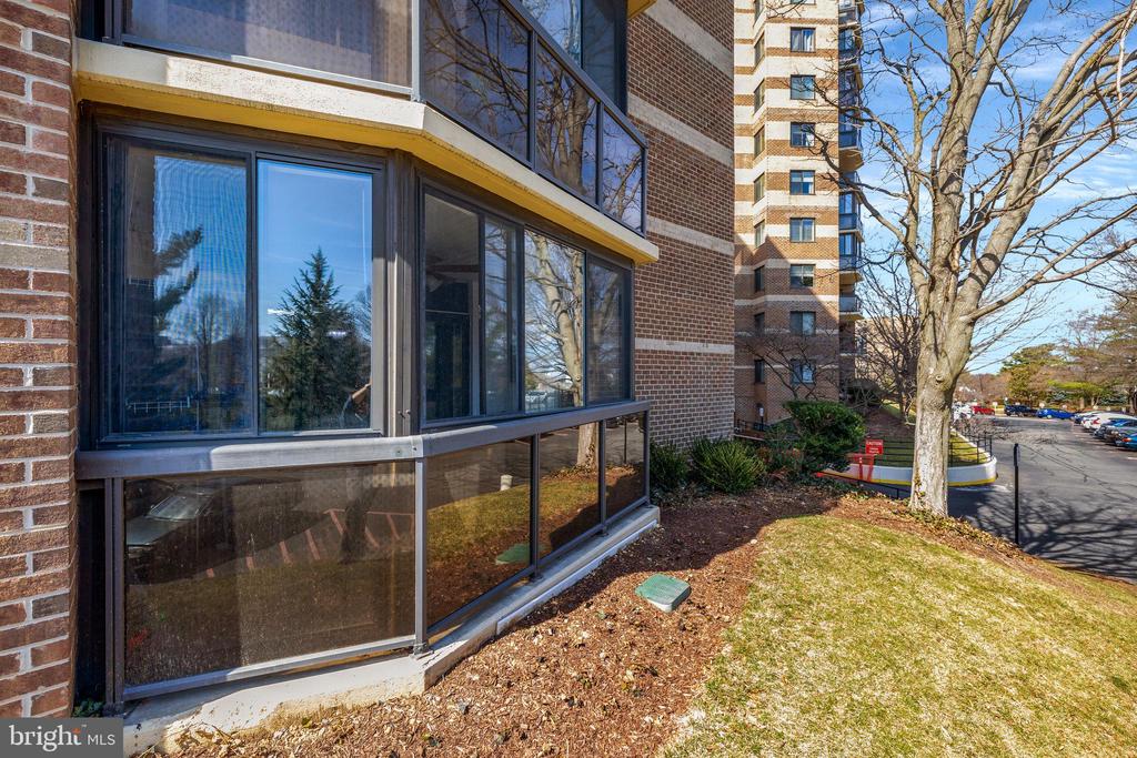 8340 Greensboro Dr #112