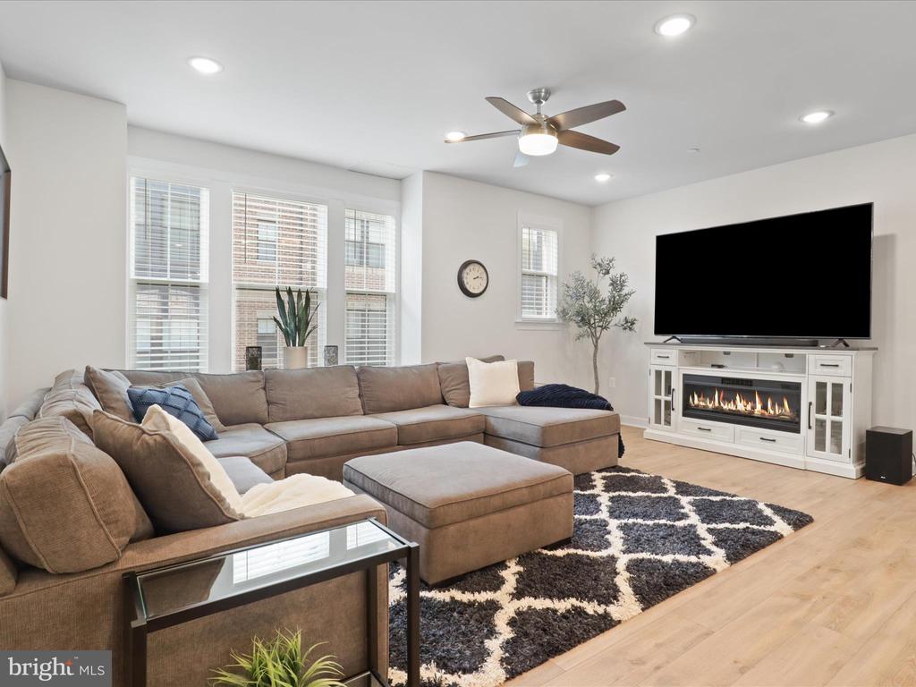 2825 HOKIE LANE