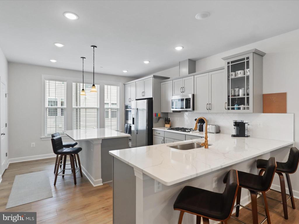 2825 HOKIE LANE