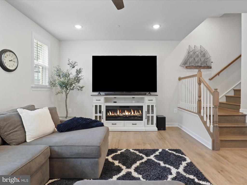 2825 HOKIE LANE