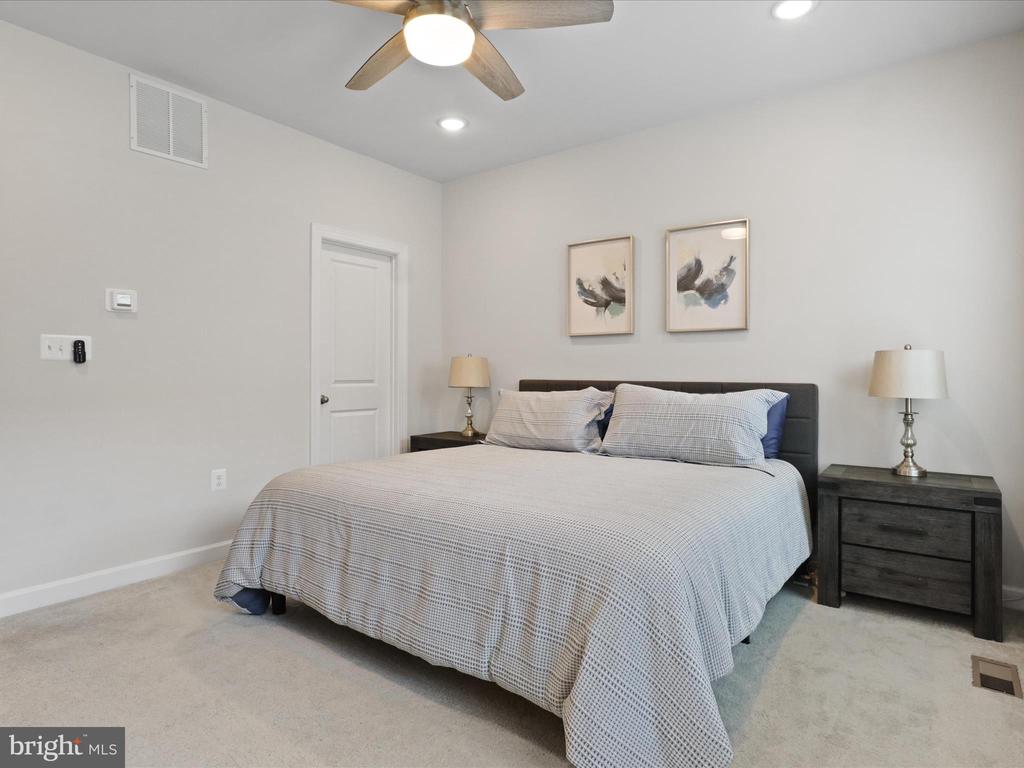 2825 HOKIE LANE