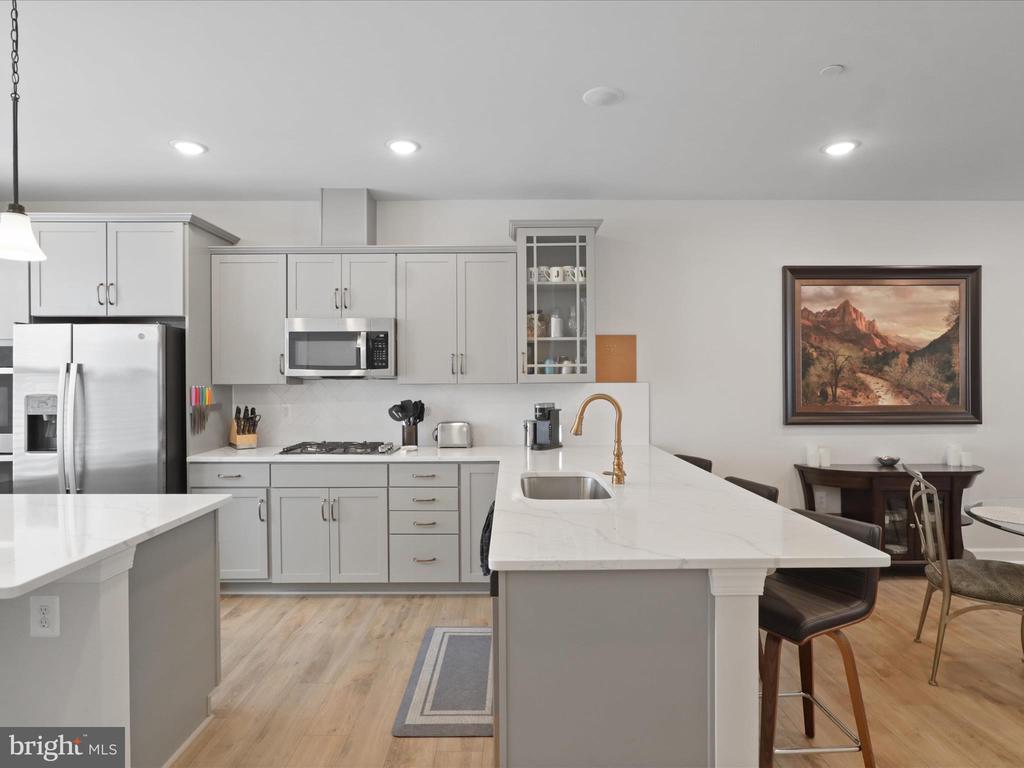 2825 HOKIE LANE