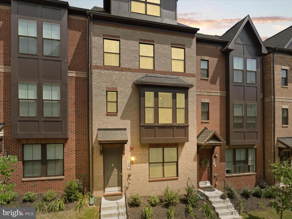2825 HOKIE LANE