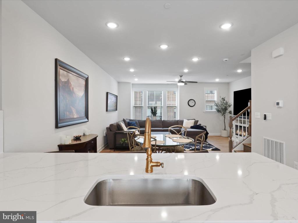 2825 HOKIE LANE