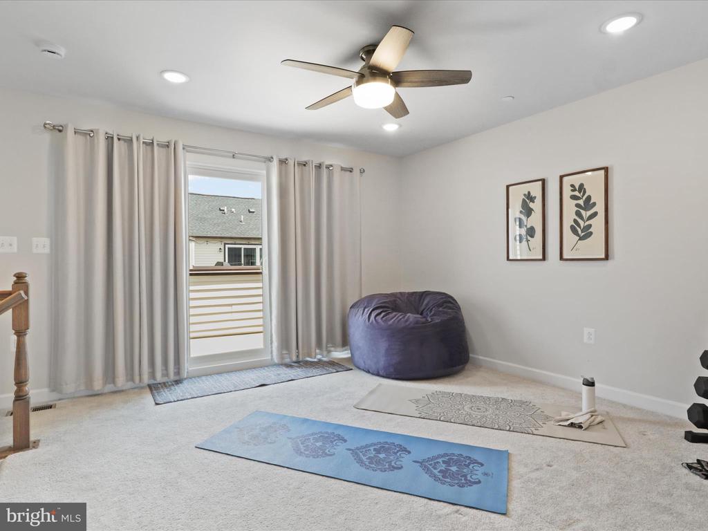 2825 HOKIE LANE