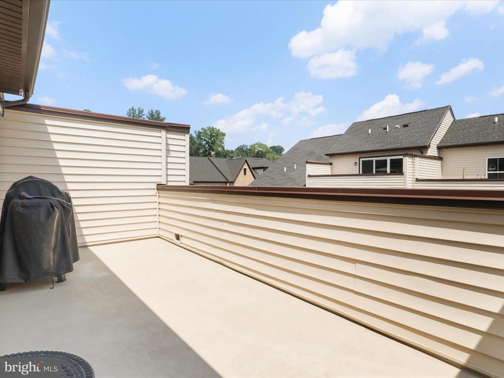 2825 HOKIE LANE