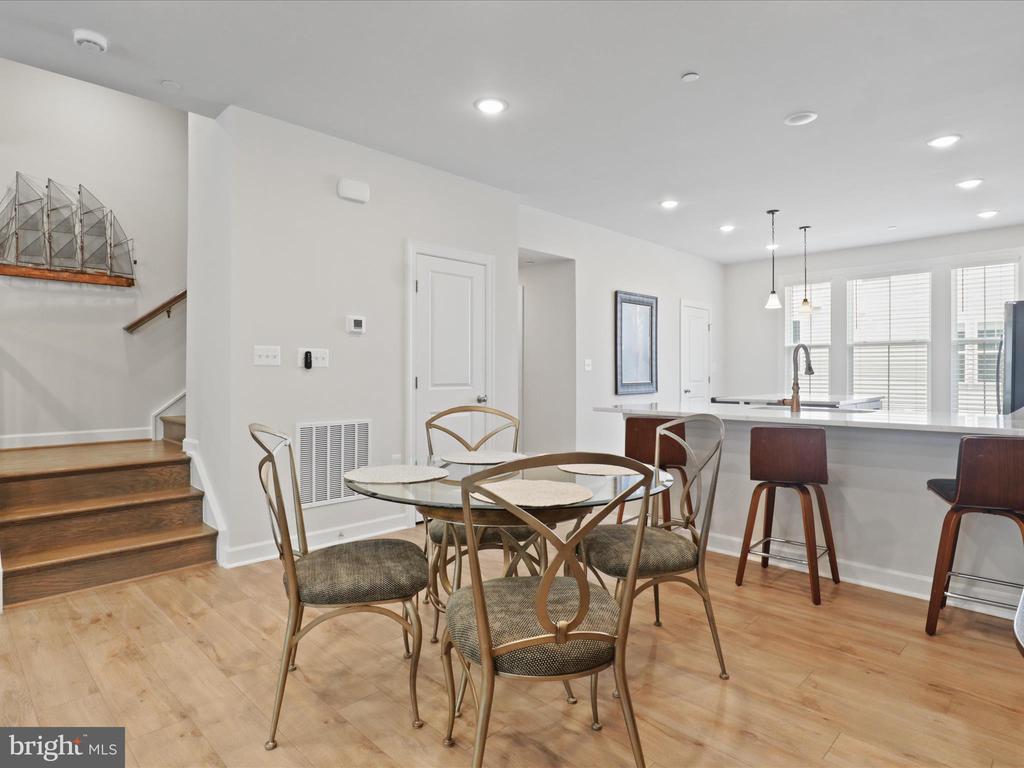 2825 HOKIE LANE