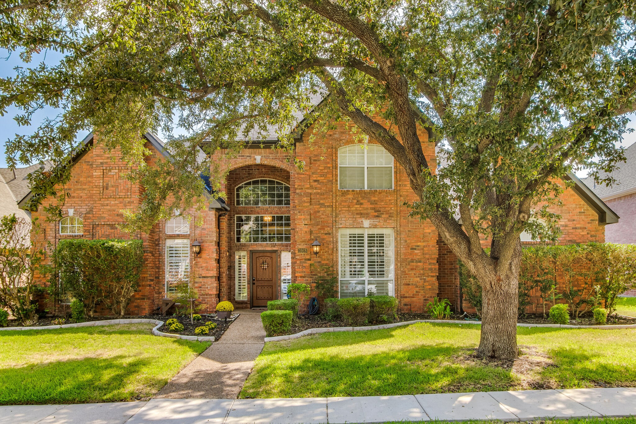 3928 Sagamore Hill Court