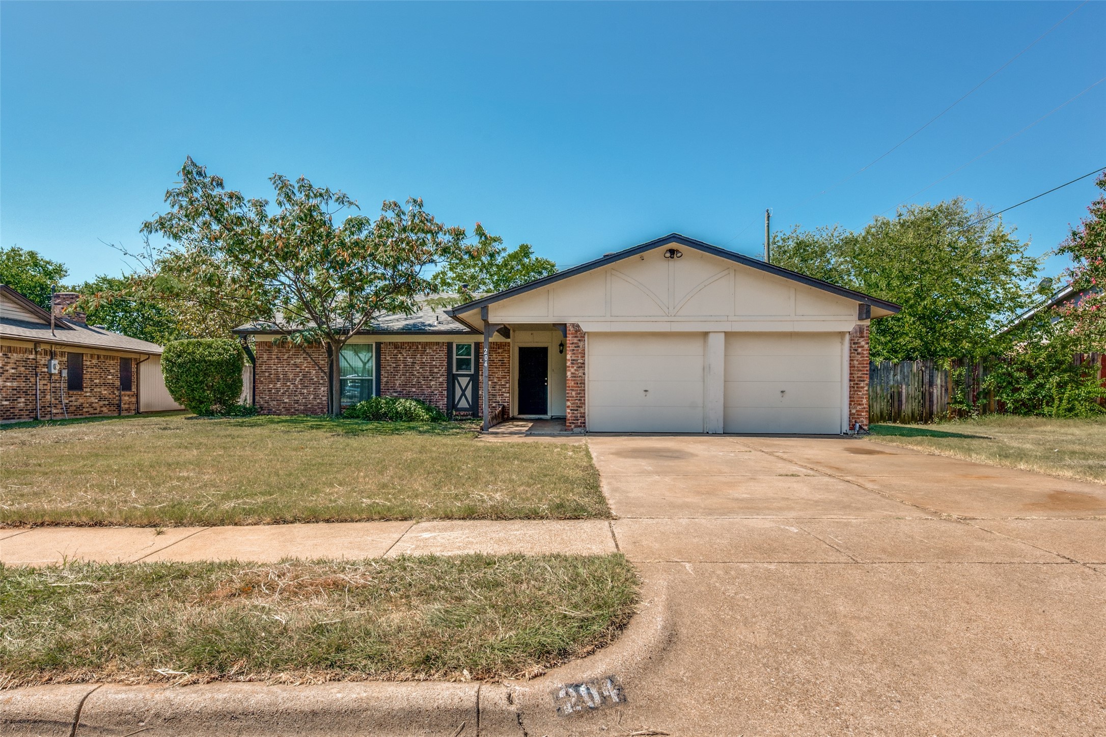 204 E Cunningham Avenue