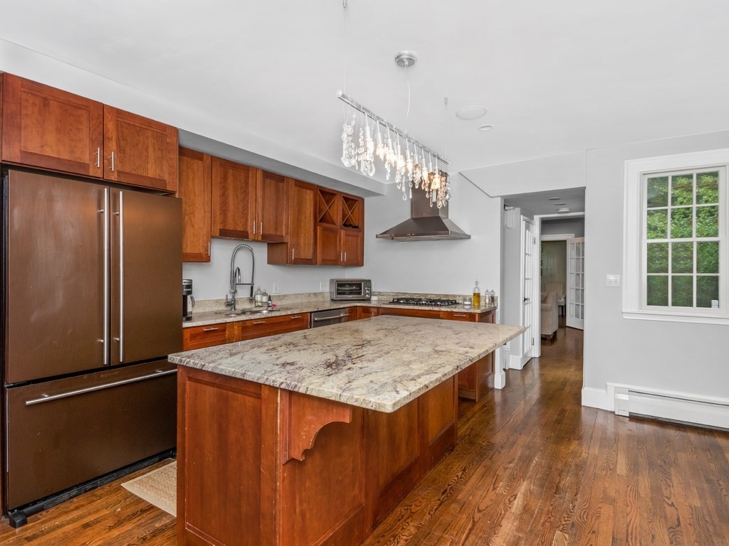 204 Pleasant St
