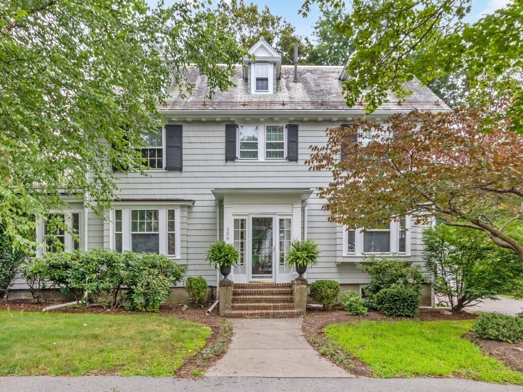 204 Pleasant St