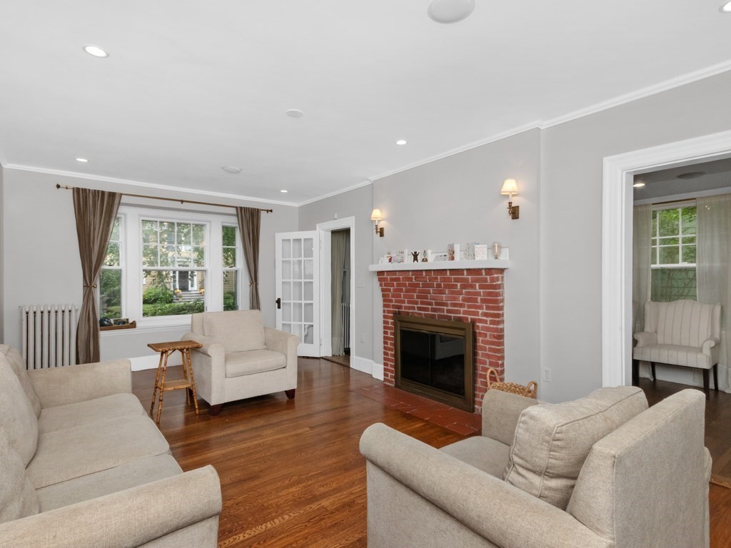 204 Pleasant St