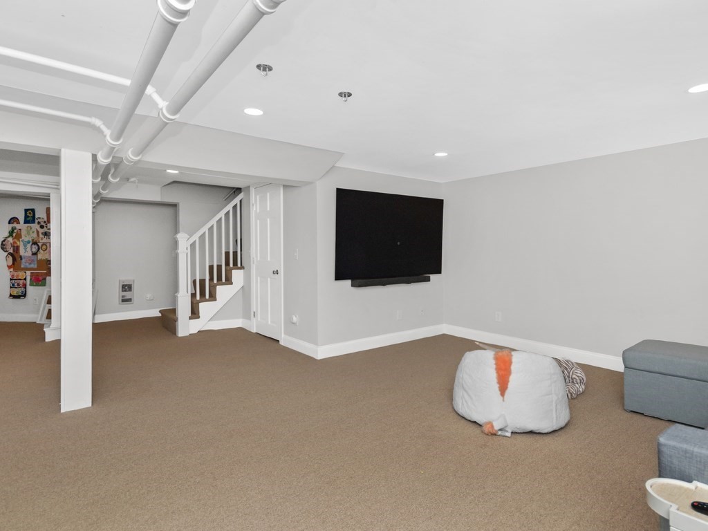 204 Pleasant St