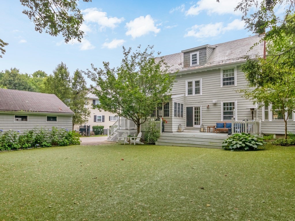 204 Pleasant St