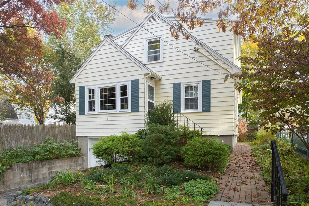 11 Alta Crest Rd