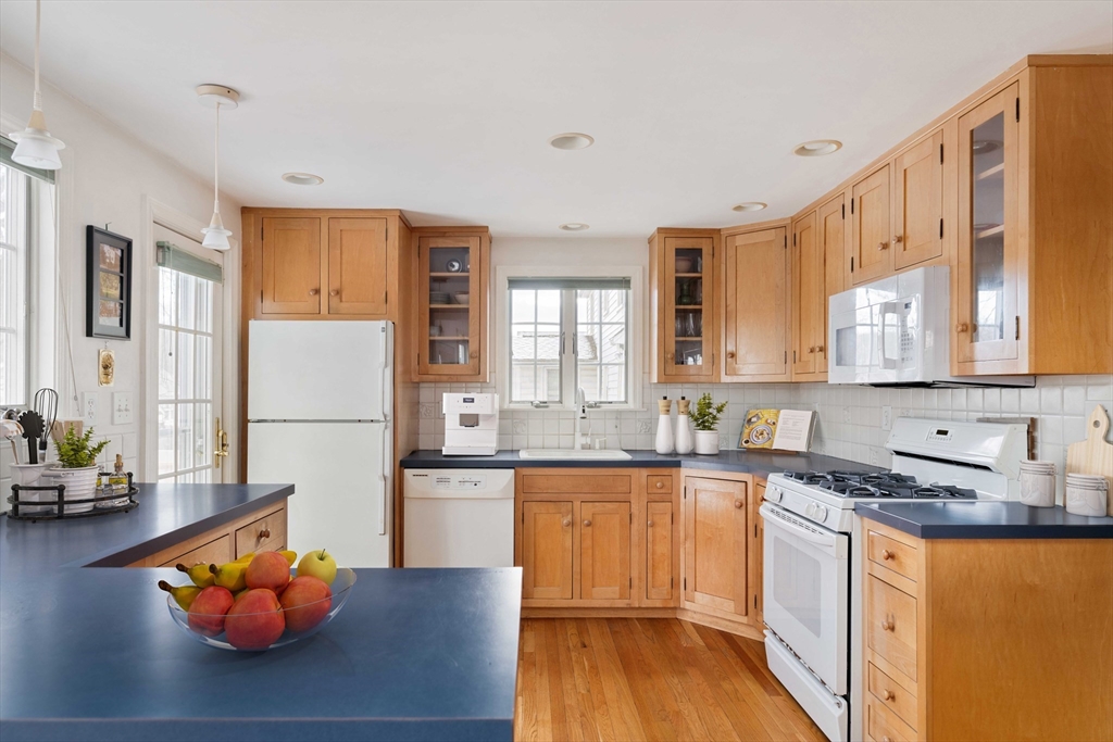 11 Alta Crest Rd