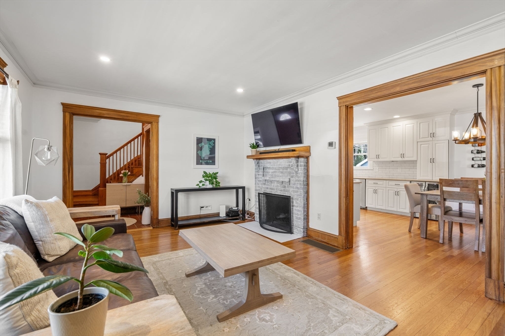 11 Robin St