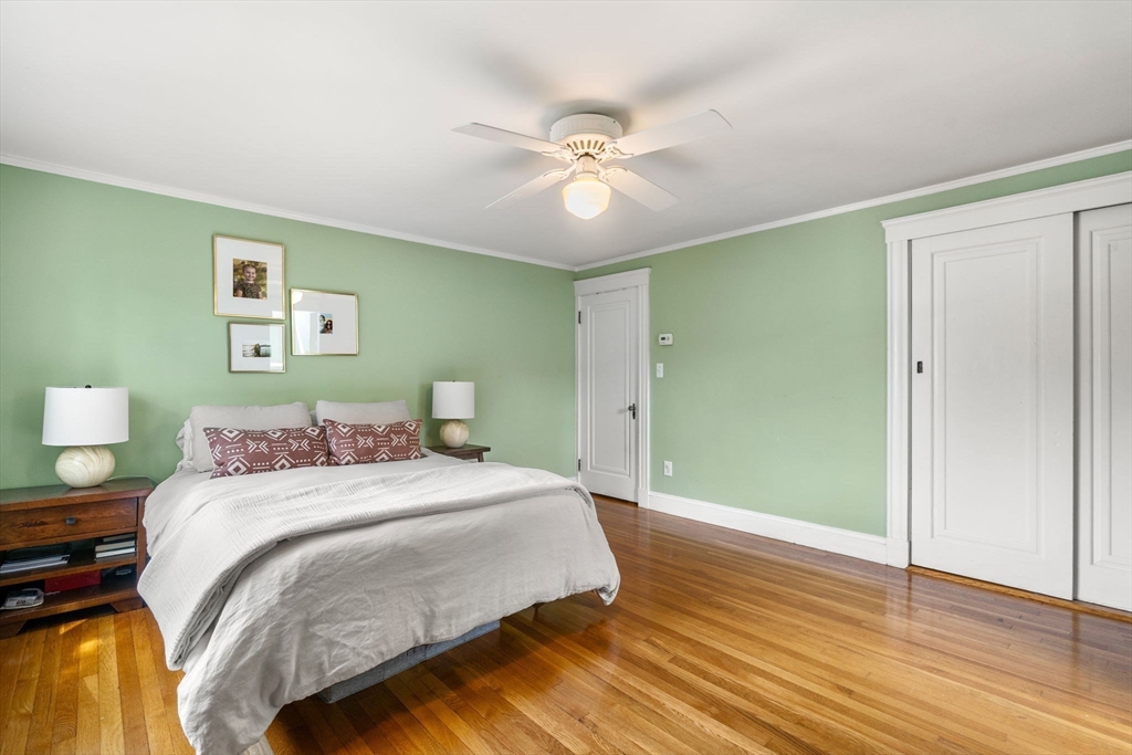 11 Robin St