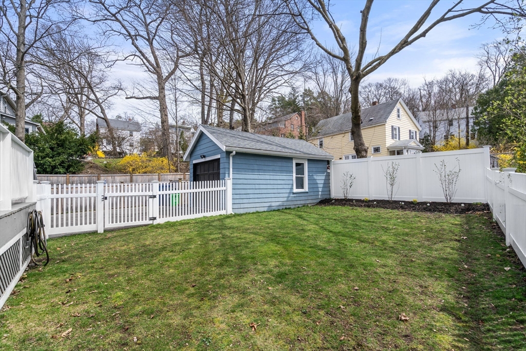 11 Robin St