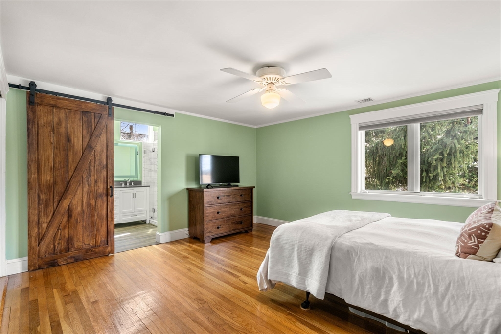 11 Robin St