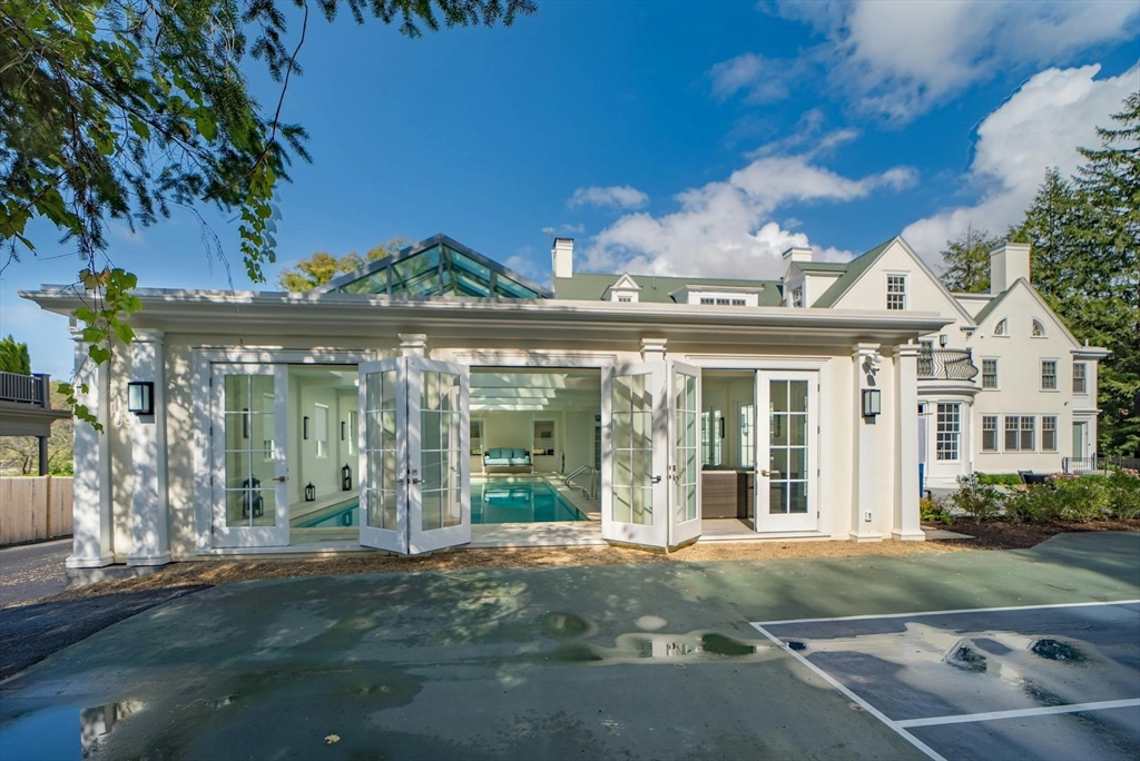 64 Dudley Street