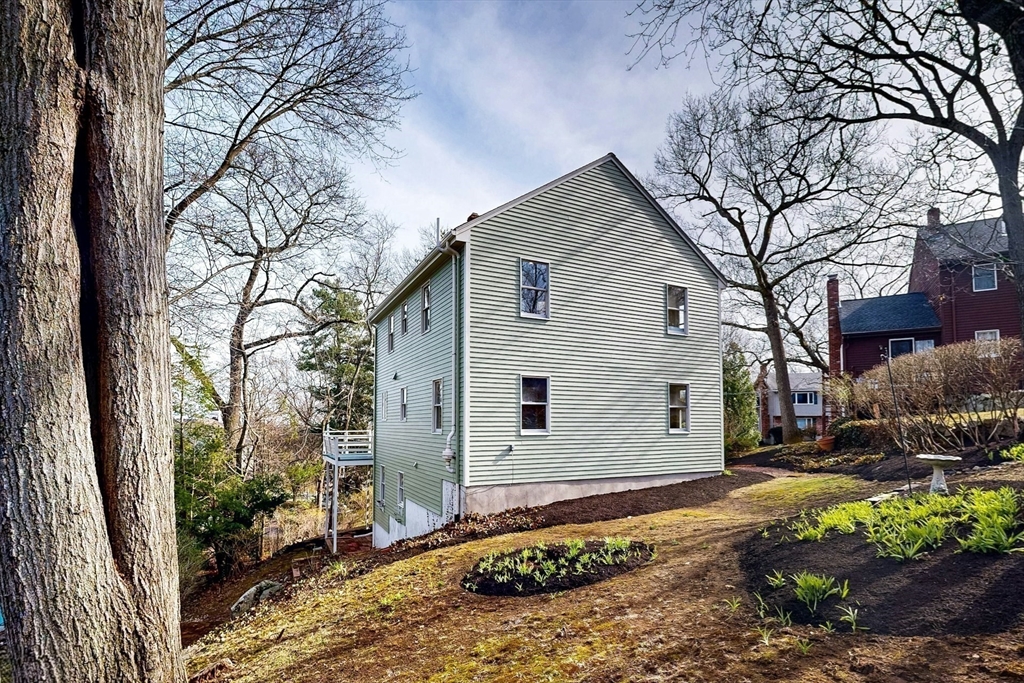 1 Hodge Rd