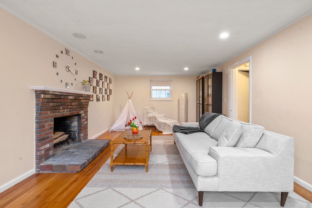 20 Elmwood Ave