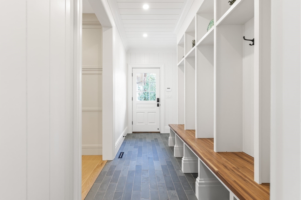 887 Commonwealth Avenue