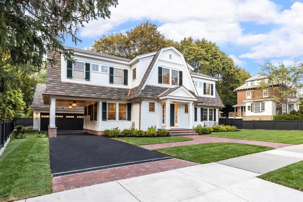 887 Commonwealth Avenue