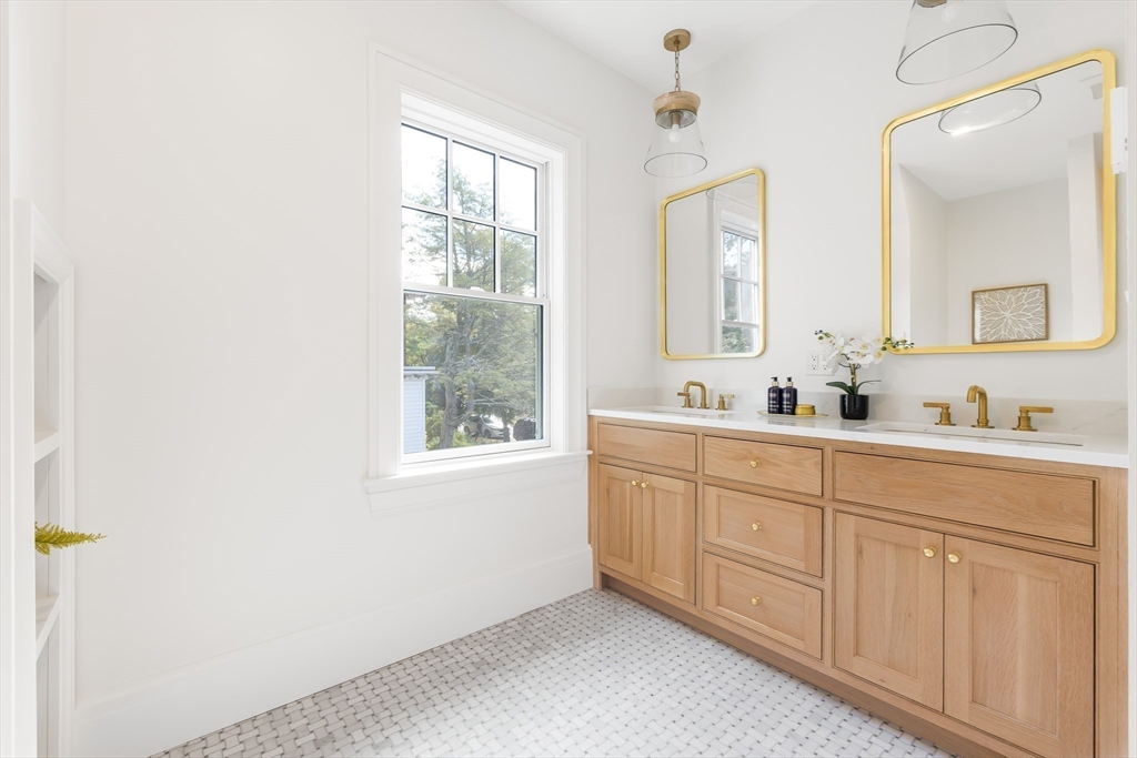 887 Commonwealth Avenue