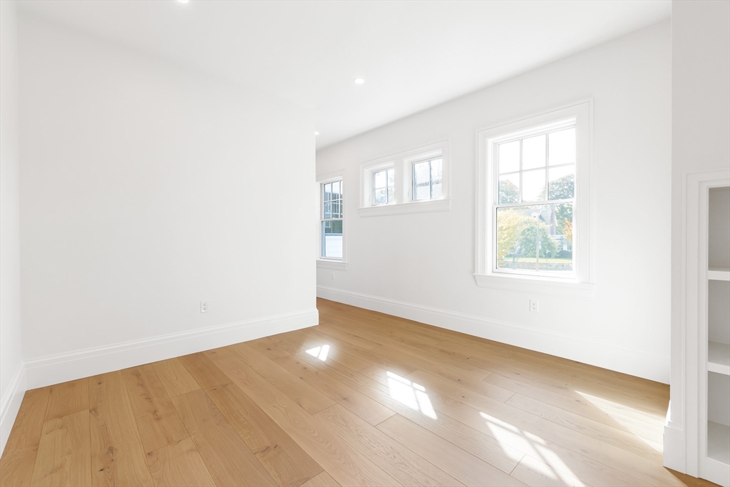 887 Commonwealth Avenue