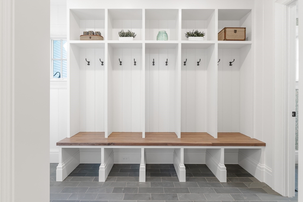 887 Commonwealth Avenue