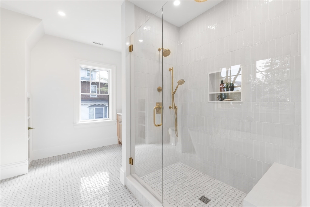 887 Commonwealth Avenue