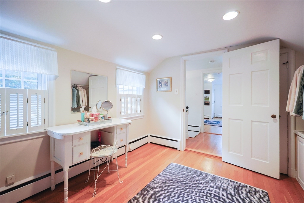 9 Elmcrest Cir