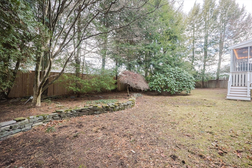 9 Elmcrest Cir