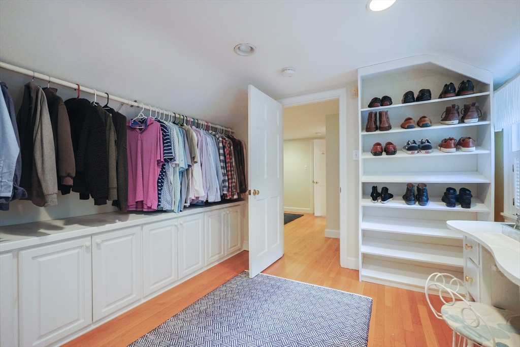 9 Elmcrest Cir
