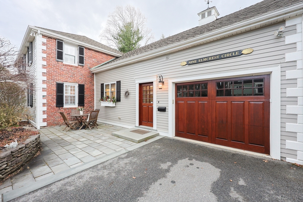 9 Elmcrest Cir