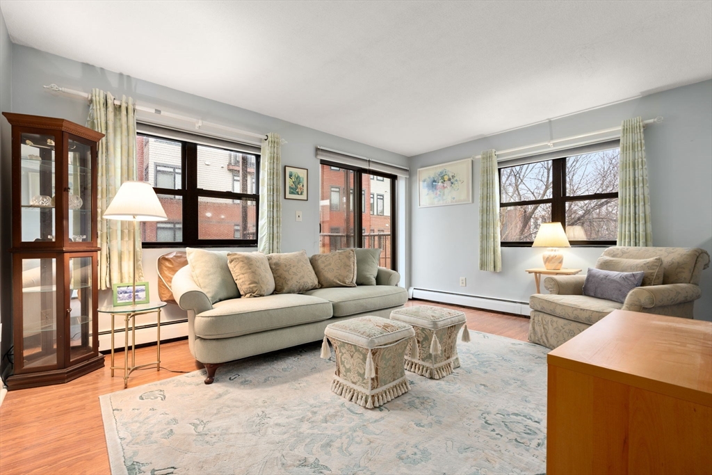 4925 Washington # 201